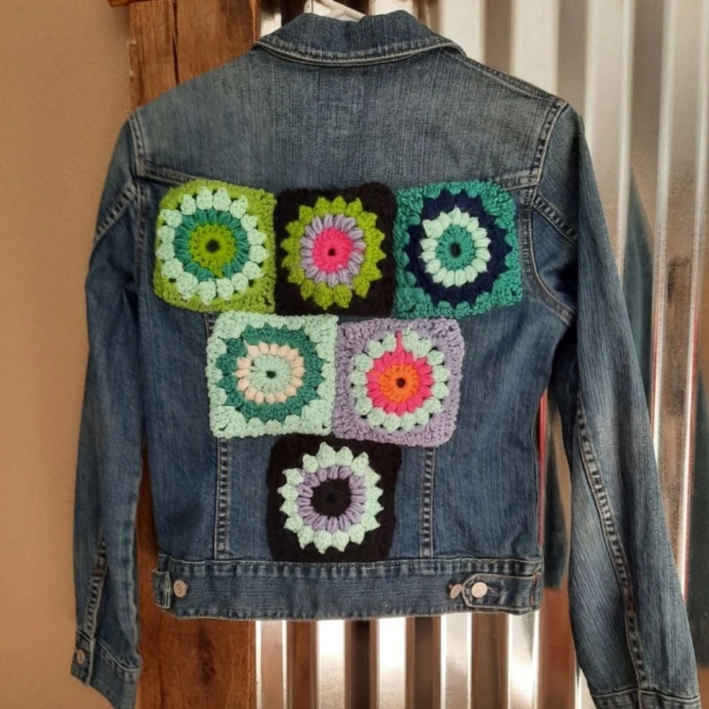 Upcycled jean jacket S handmade granny squares Gap - Picture 3 of 6